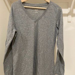 Women Long Sleeve V-neck Tee